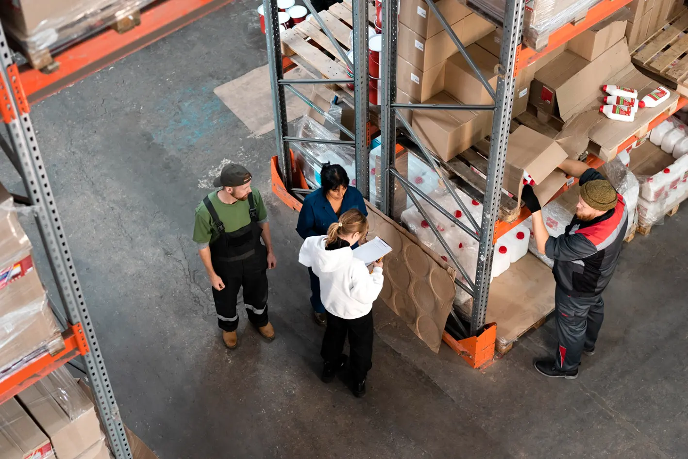 material handling in warehouse